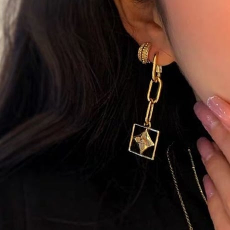 ゴールドチェーン ピアス