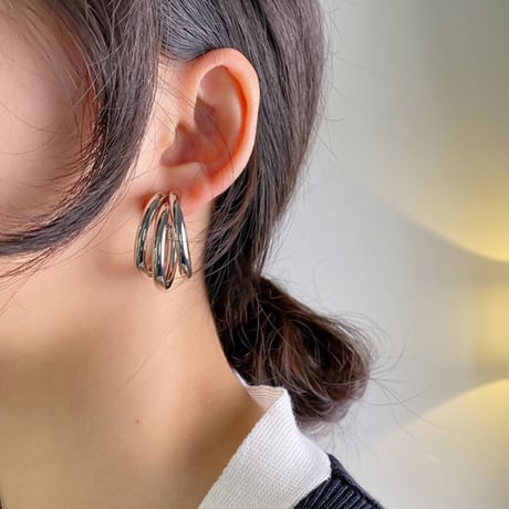 3連ピアス