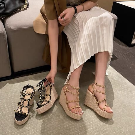 【即納あり】studs wedge sandals
