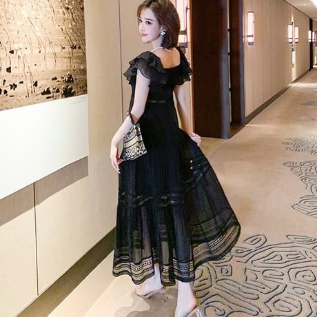 frill shoulder black onepiece