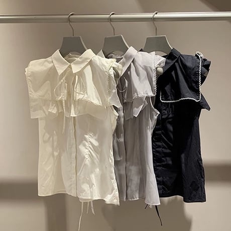big collar sleeveless blouse