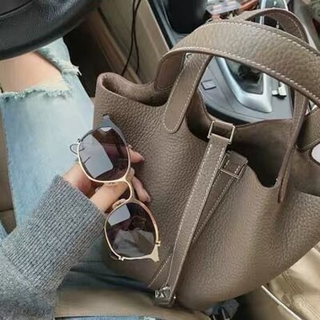 【牛革】 cube bag