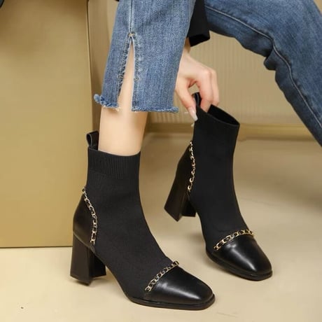 chain short boots