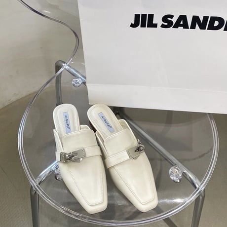 buckle square mule