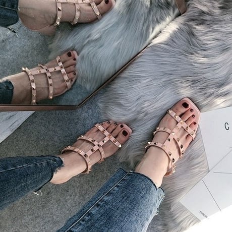 studs sandal