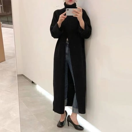 ハイネックロングニット