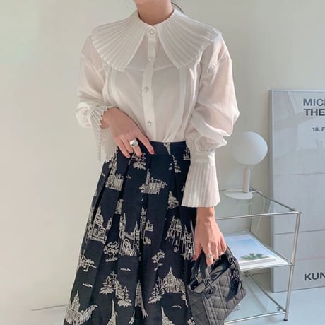 pleats  collar  blouse