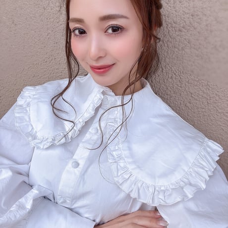 big collar blouse