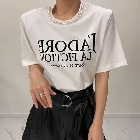 neck pearl t-shirt
