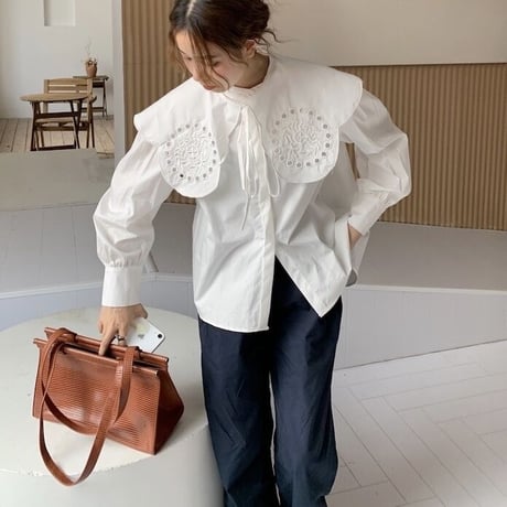 big  collar  blouse