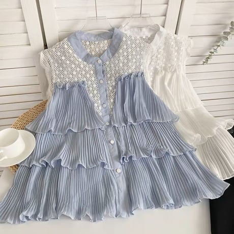 sleeveless frill tops