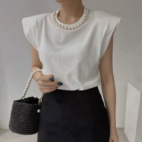 neck pearl t-shirt