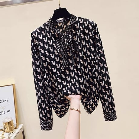 v柄 blouse