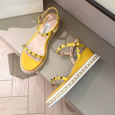 【即納あり】Genuine leather studs sandals
