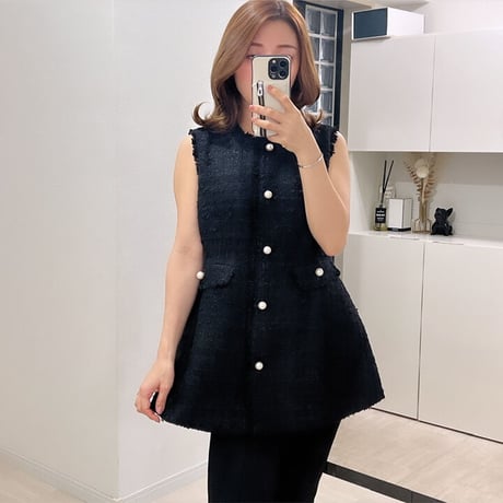 pearl button gilet