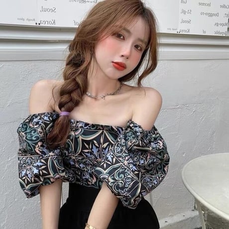 【即納あり】レトロ柄 tops