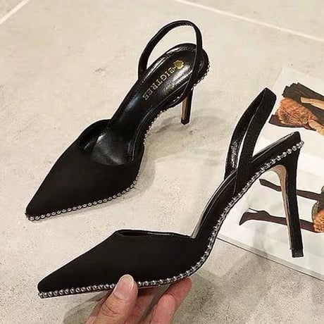 Studs line ankle strap pumps