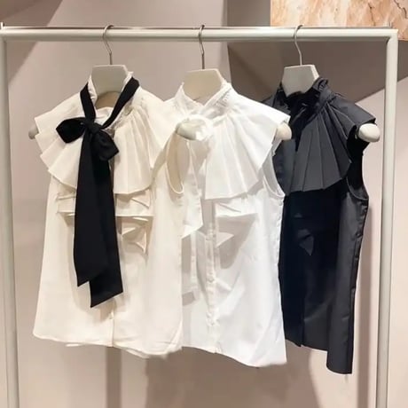 pleats collar sleeveless blouse