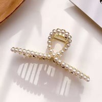 Pearl hair clip
