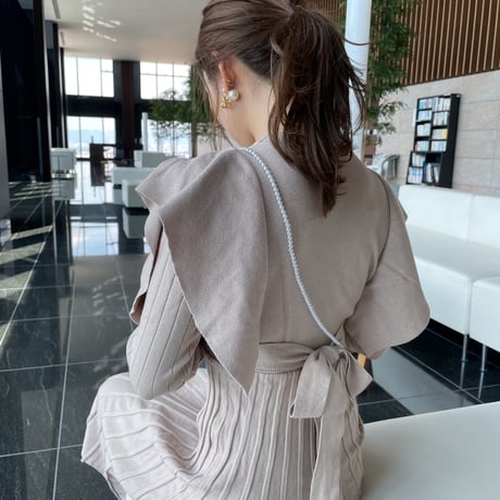 shoulder frill  knit onepiece