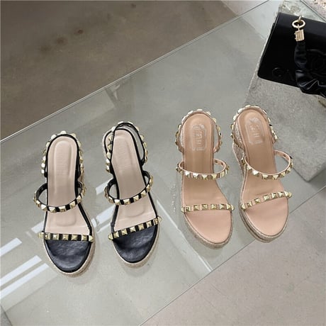 wedge studs sandal