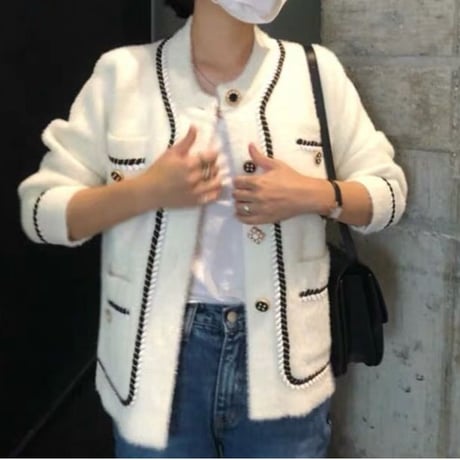 異柄 button cardigan