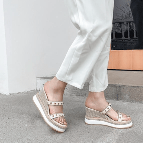 Genuine leather studs sandals
