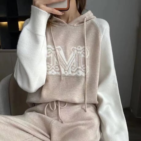 logo knit hoodie