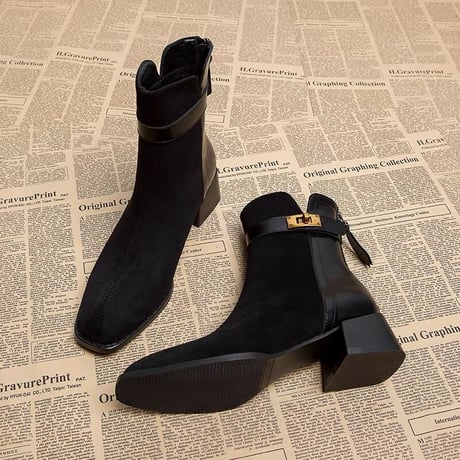 buckle short boots