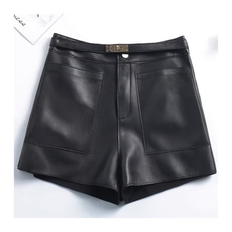 シープスキン バックルデザイン ショートパンツ