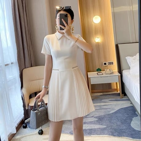 bijou collar side pleats onepiece