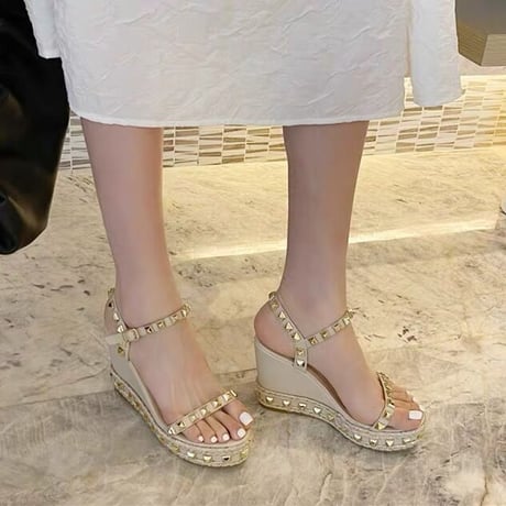 studs wedge sandal