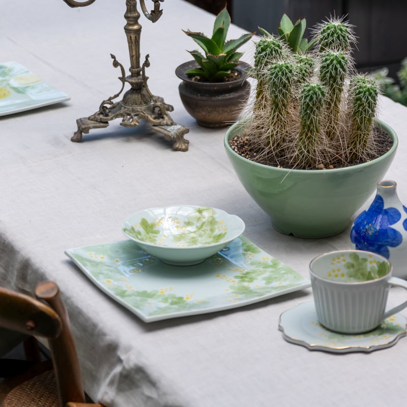 ミモザ/スクエアプレートL | 砥部焼｜東窯 HIGASHIGAMA 公式オンライン