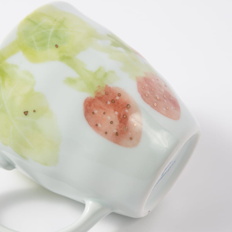 ワイルドストロベリー/マグカップM | 砥部焼｜東窯 HIGASHIGAMA