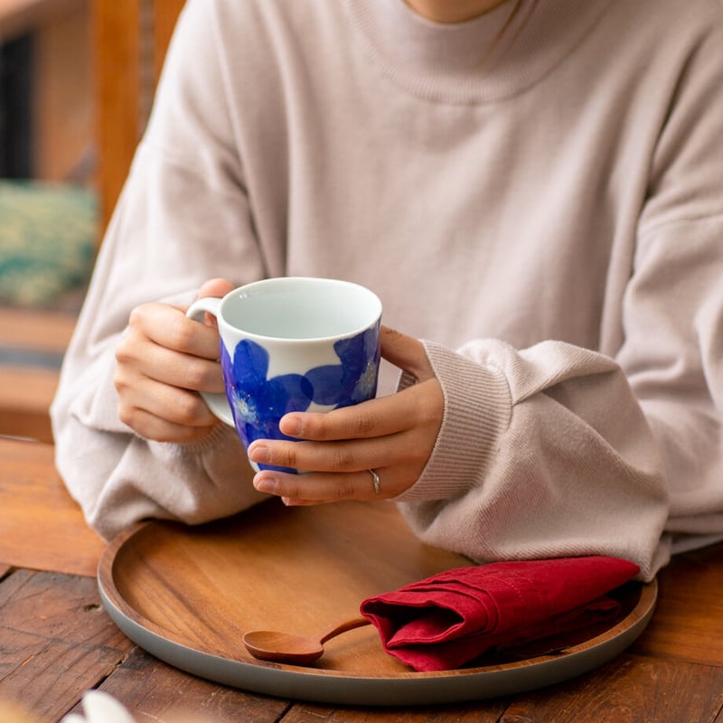 ハシビロコウ/マグカップM | 砥部焼｜東窯 HIGASHIGAMA 公式オンライン