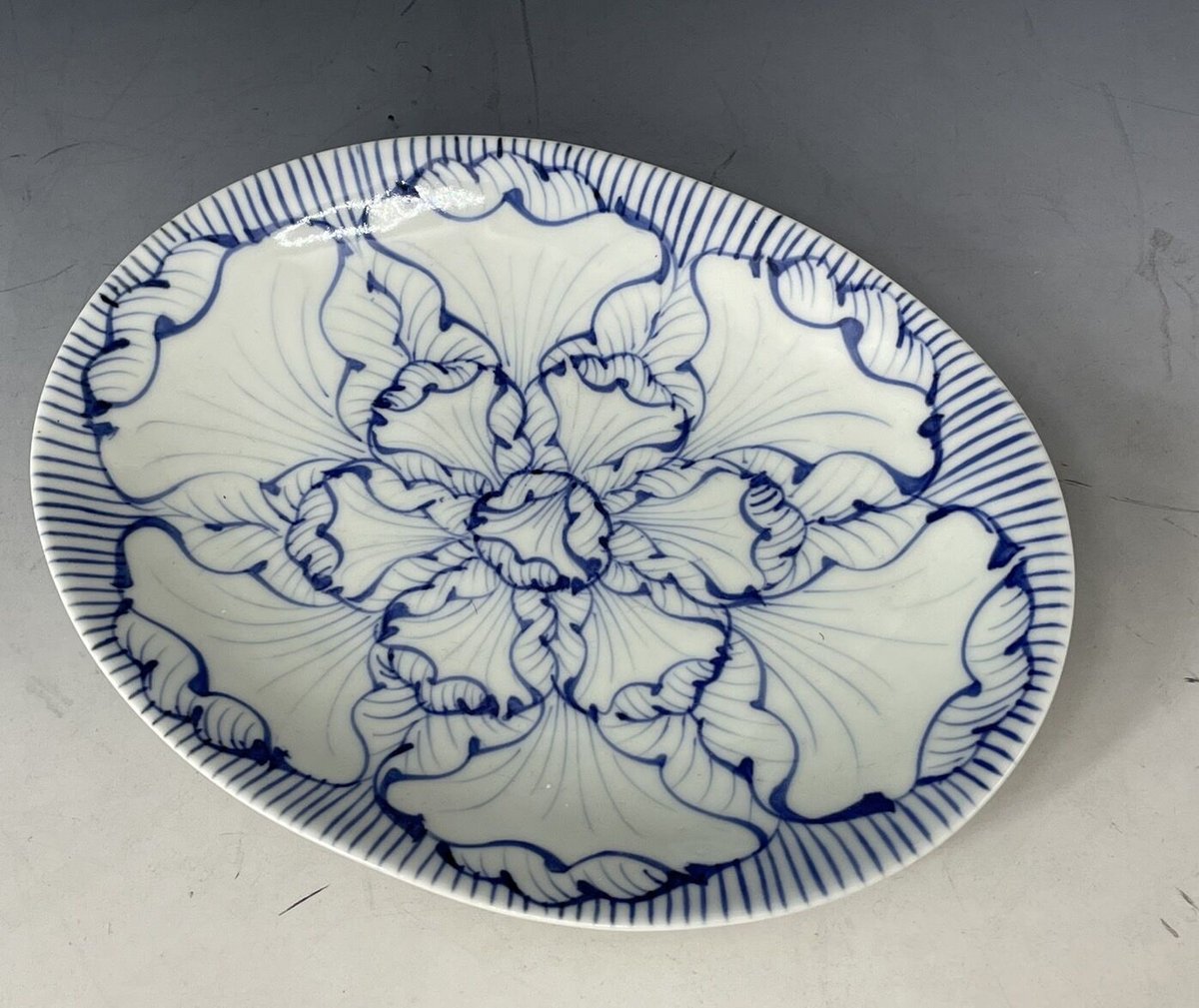 染付花弁文 楕円皿 | 古川陶磁器ストア