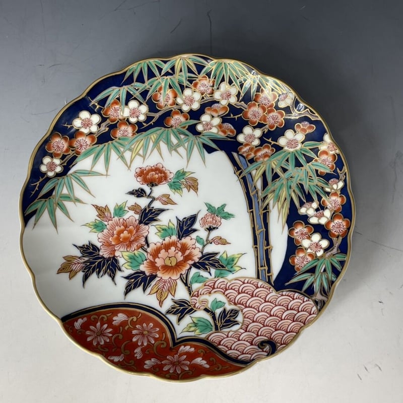 飾皿　大皿　丸皿　梅文　鉄釉　置物　インテリア　工芸品　美術品　A2512 飾皿大皿丸皿梅文鉄釉置物インテリア工芸品美術品A2512