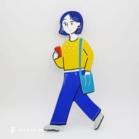 個展crossing「木製壁掛け人形(オーナメント or オブジェ)」 - F「歩きスマホ GAL」 -