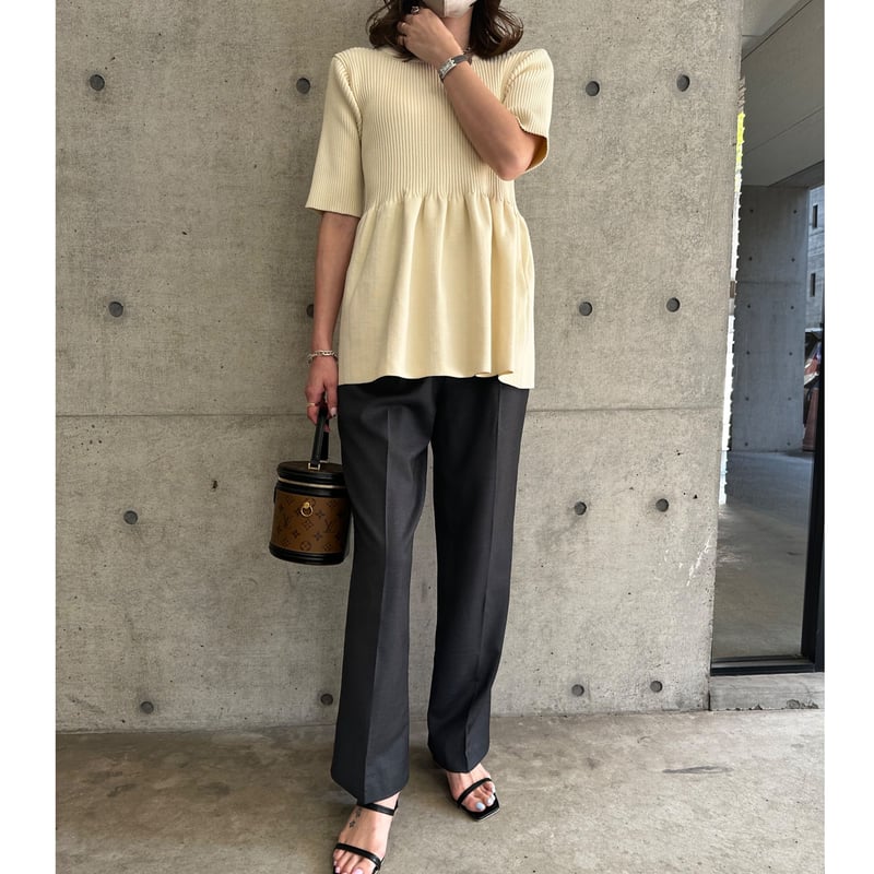 sheller シェリエ ペプラムレザージャケット ベージュ sheller シェリエ ペプラムレザージャケット ベージュ