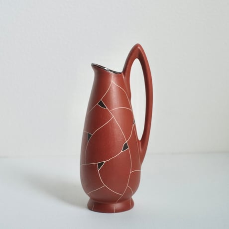 crack brown vase