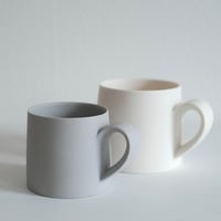 菊池俊治 B mug