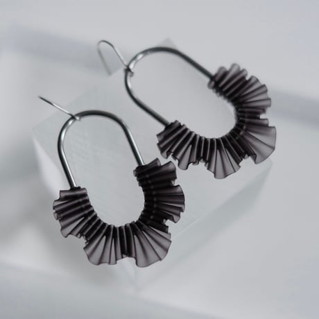 nooca PVC oval hook pierce / earring ・black