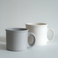 菊池俊治 A mug