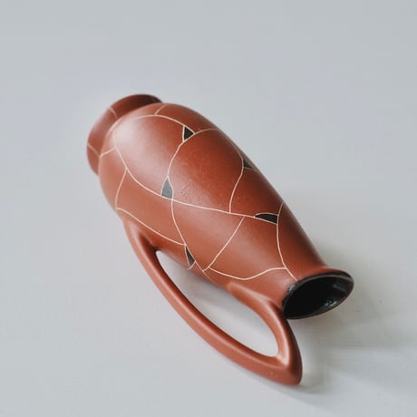 crack brown vase