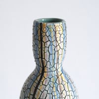 crack ceramic vase