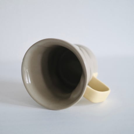 深見達希 layer mug [beige]