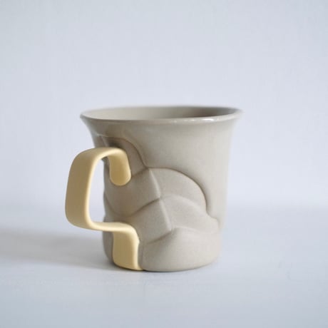 深見達希 layer mug [beige]