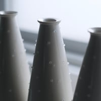 松岡瑞起  cone vase [ 雨露 ]（予約・お届け6月末予定）