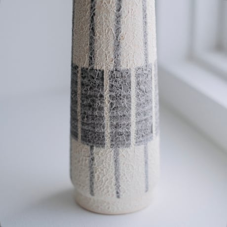 yellow and gray vase