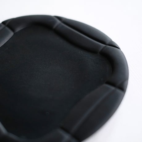 深見達希 layer plate [black]